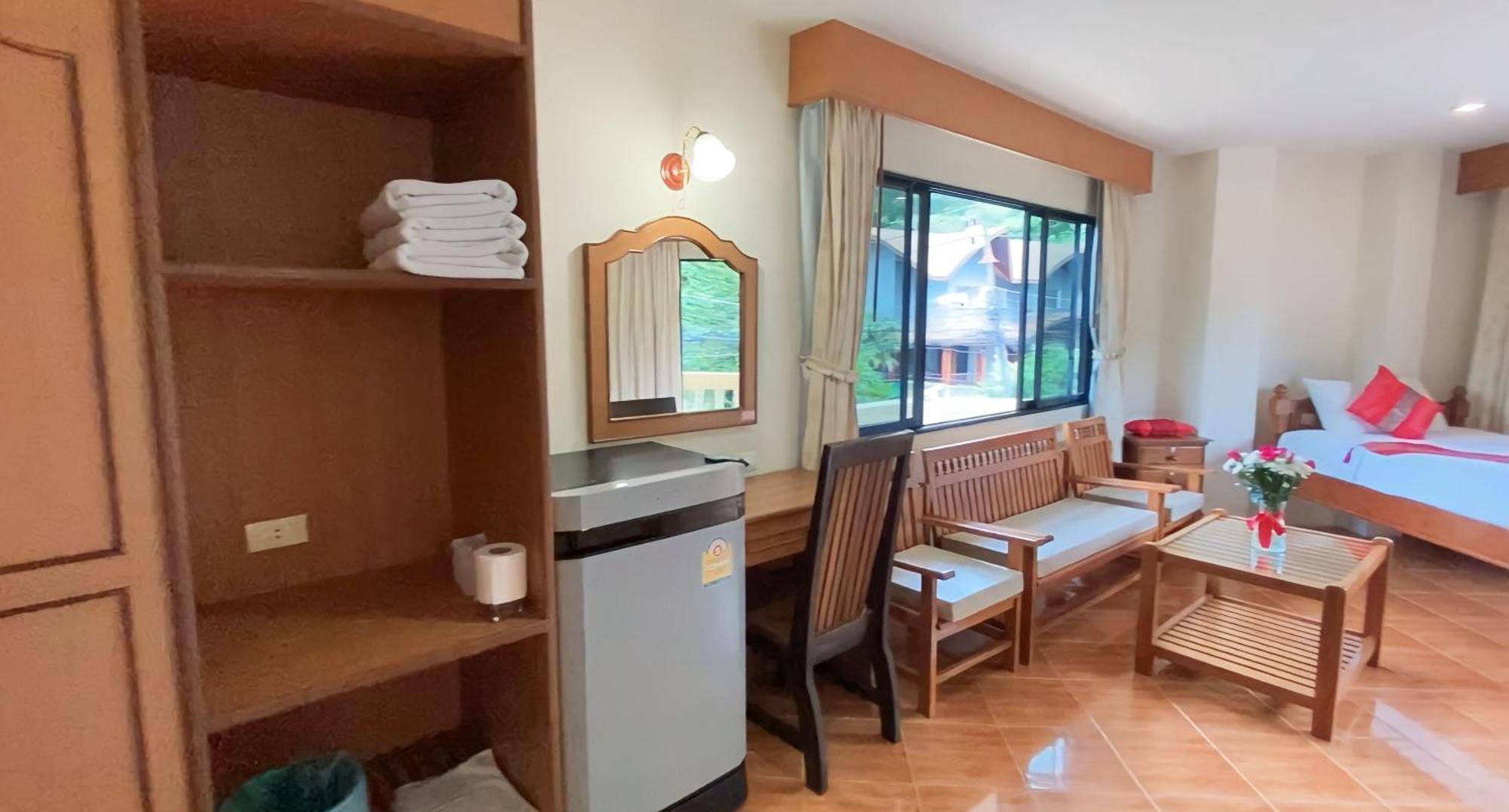 Kata View Guest House Phuket Bagian luar foto